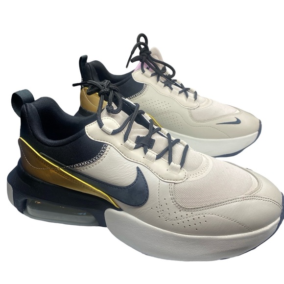 The Nike women's Air Max Verona 'Light Orewood woman’s size 9.5 - Picture 7 of 9